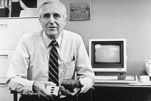 создатель "мышки" Douglas Carl Engelbart; род. 30 января 1925 г.