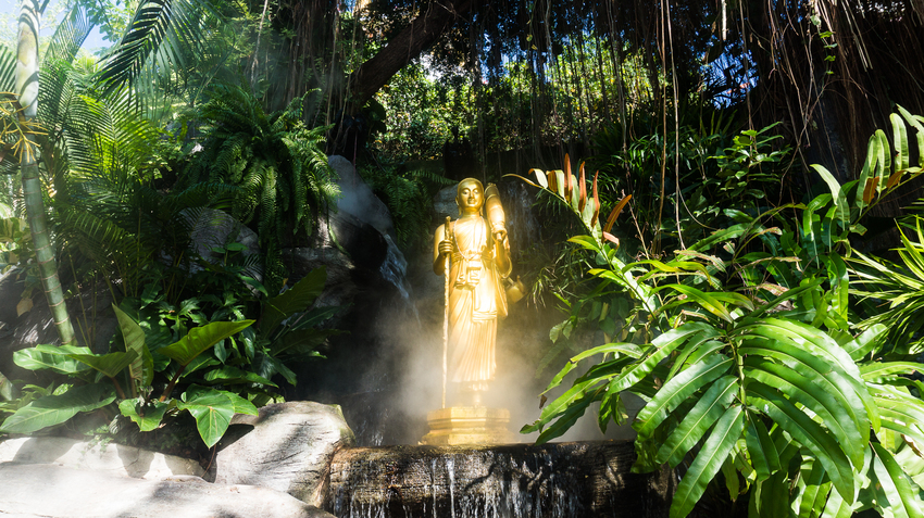 Будда на Золотом холме в Бангкоке