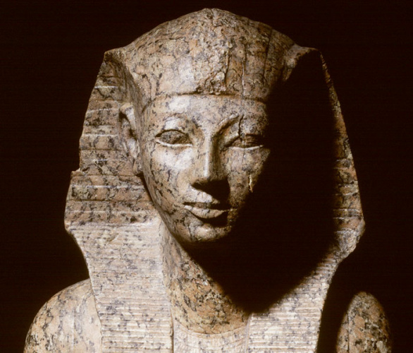 Beeld van farao Hatsjepsoet (collectie: Rijksmuseum van Oudheden)