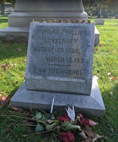  Могила на кладбище Суон-Пойнт, Провиденс, Род-Айленд — последнее пристанище Лавкрафта