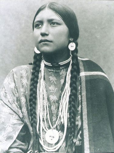  Фотография женщины из племени лакота, к которому принадлежит Винона